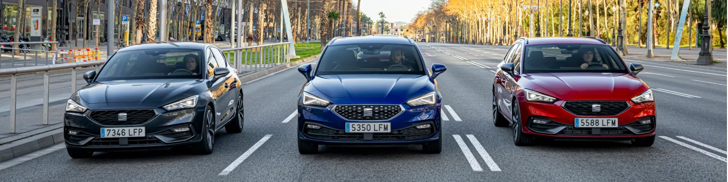 Tarragone Espagne Juin 2022 Logo Seat Cupra Sur Une Voiture — Photo  éditoriale © vfhnb12 #583417132